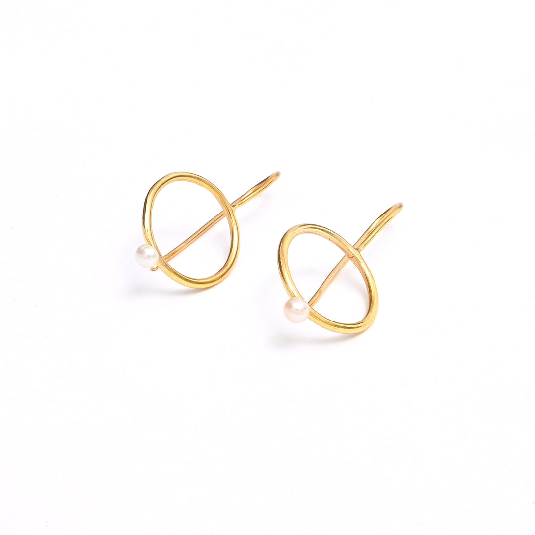 Pearl Drop Earrings – Opulent Design