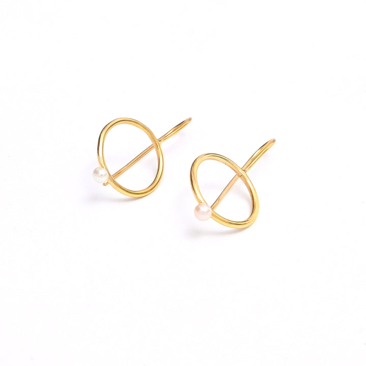 Pearl Drop Earrings – Opulent Design