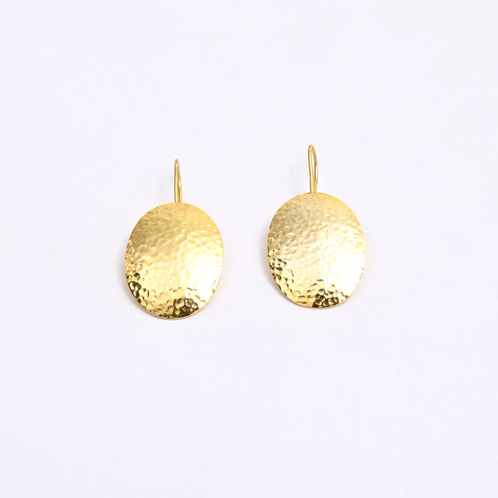 Round Gold Earrings – Elegant Circle Design