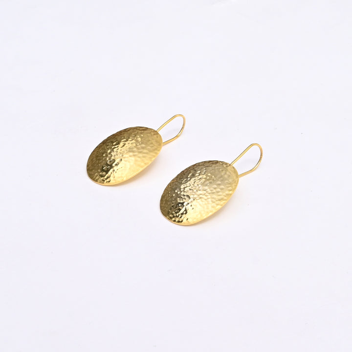 Round Gold Earrings – Elegant Circle Design