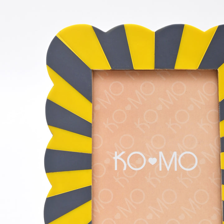 Yellow & Gray Scallop Photo Frame 5x7 Inch Resin Décor