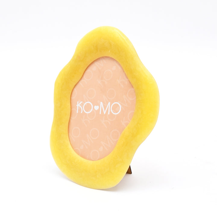 Yellow Organic Shape Photo Frame 5x7 Inch Resin Décor