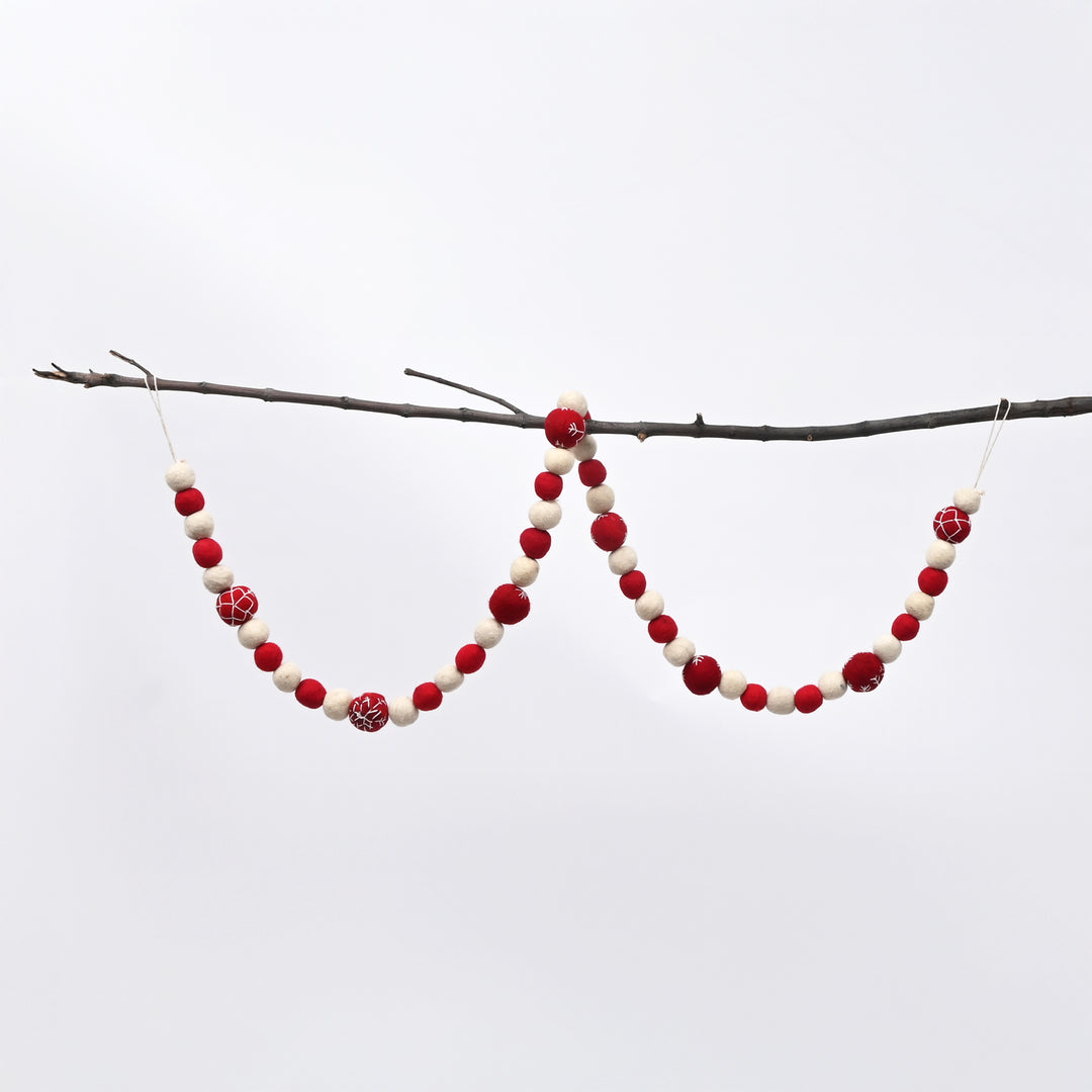 Red and White Felt Ball Garland 182 cm