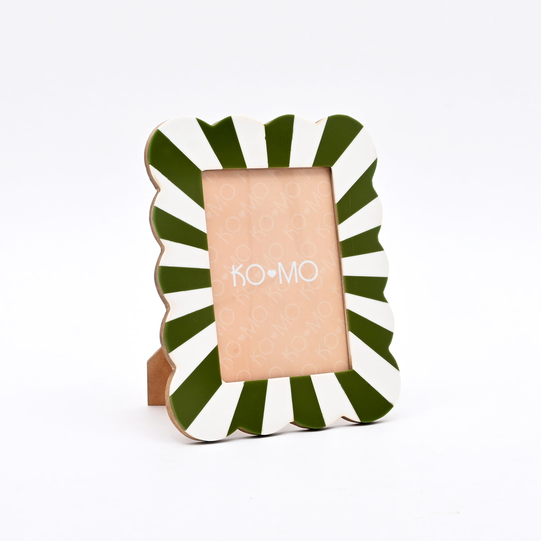 Green & White Scallop Photo Frame 5x7 Inch Resin MDF Décor