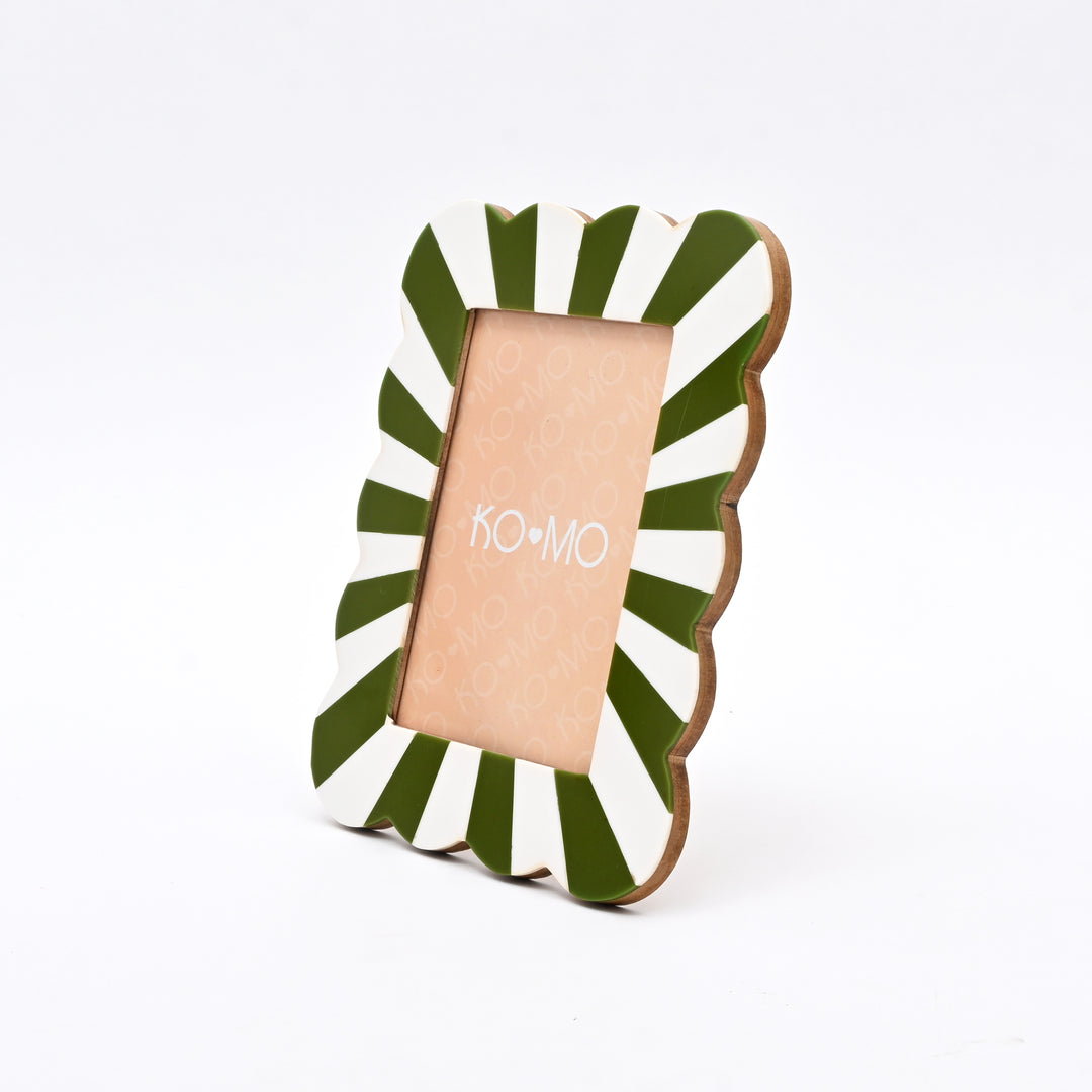 Green & White Scallop Photo Frame 5x7 Inch Resin MDF Décor