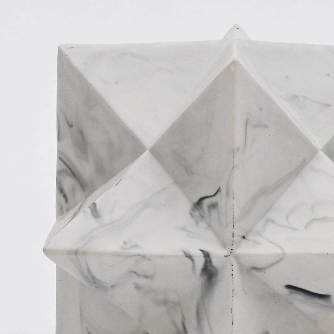Modern Polyhedral Star Décor in White Glossy Polyresin