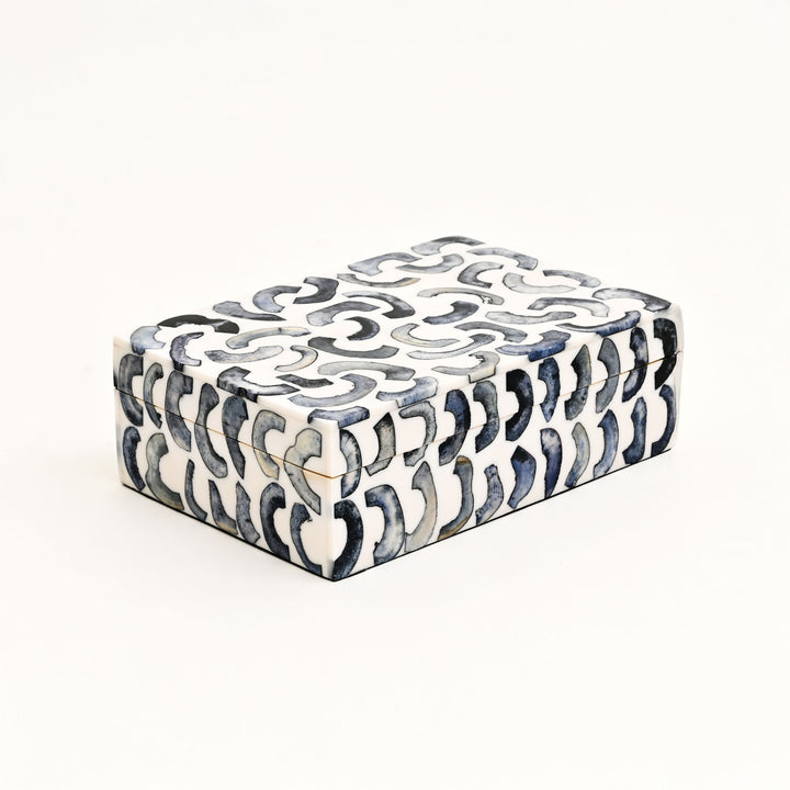 Caja con incrustación de hueso de patrón abstracto