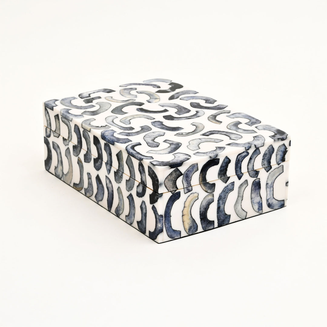 Caja con incrustación de hueso de patrón abstracto