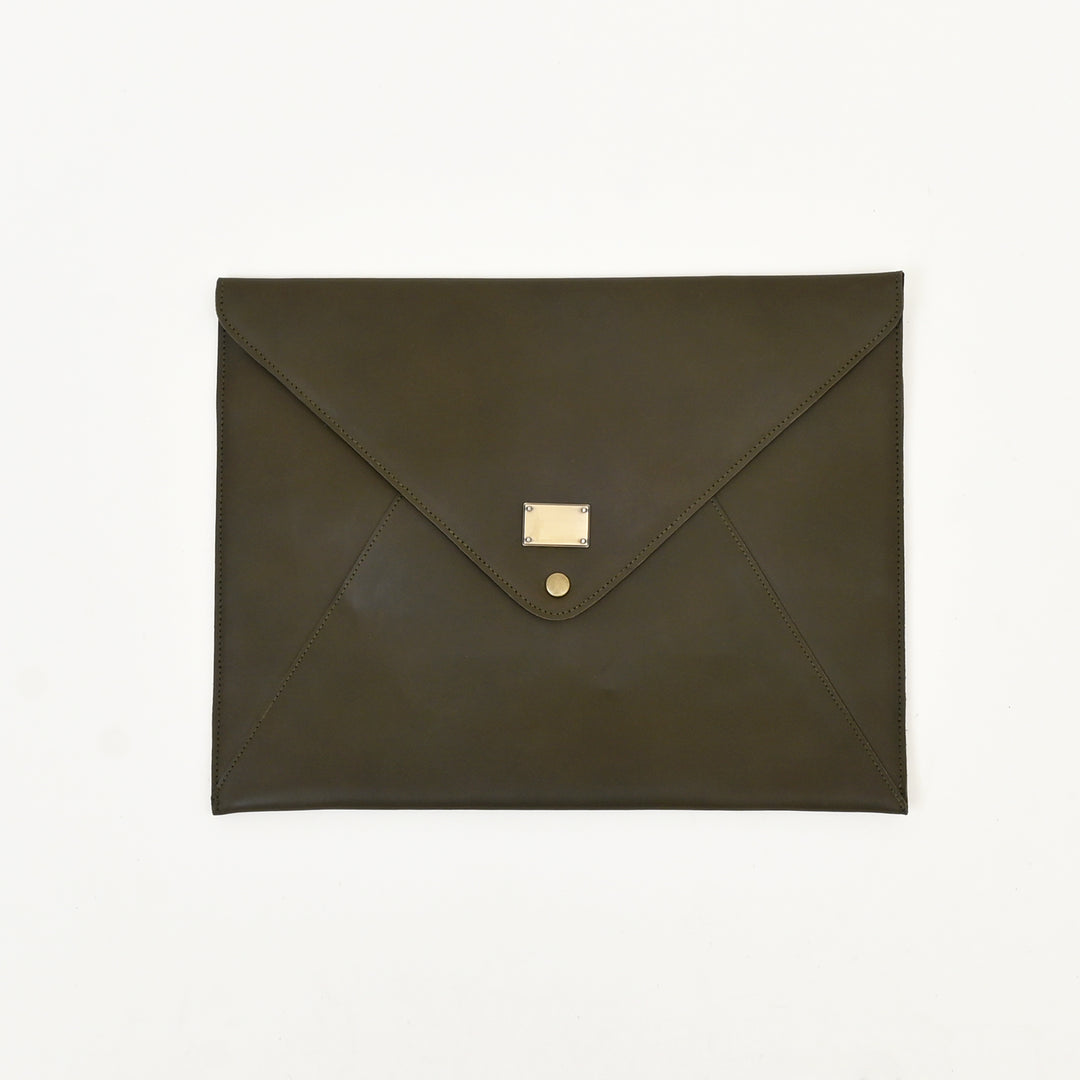 Leather Laptop Sleeve 16” Green – Premium Nappa Leather Laptop Sleeve with Velvet Lining & Button Closure