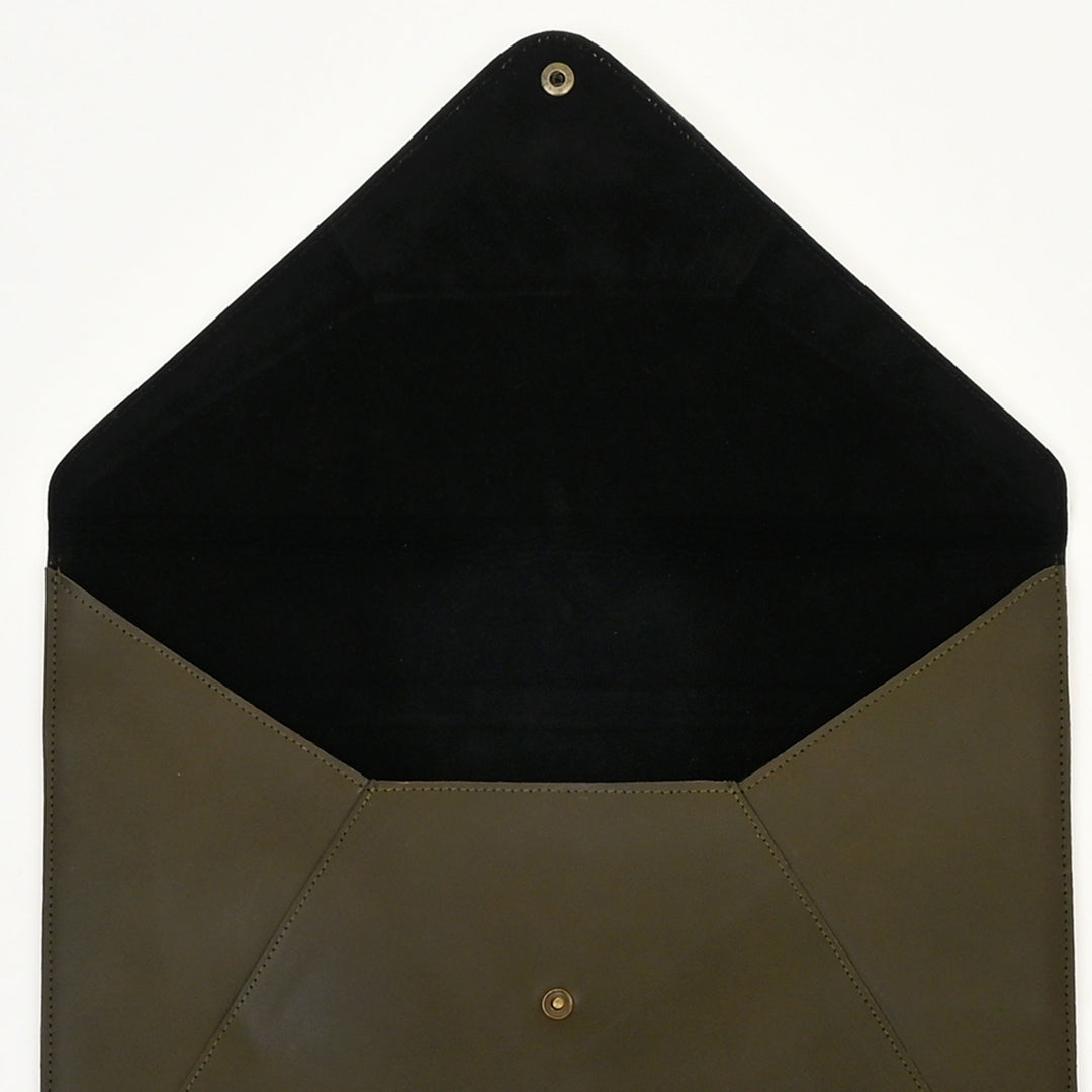 Leather Laptop Sleeve 16” Green – Premium Nappa Leather Laptop Sleeve with Velvet Lining & Button Closure