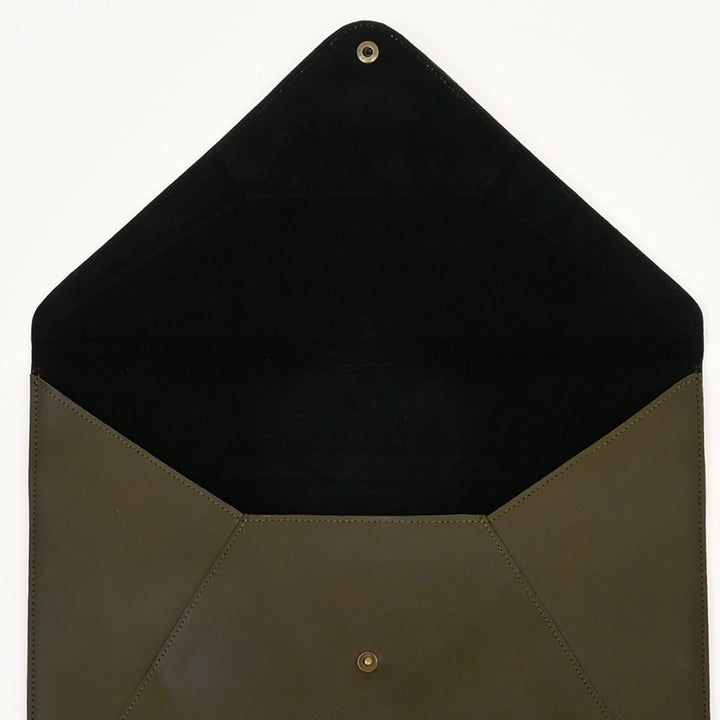 Leather Laptop Sleeve 16” Green – Premium Nappa Leather Laptop Sleeve with Velvet Lining & Button Closure