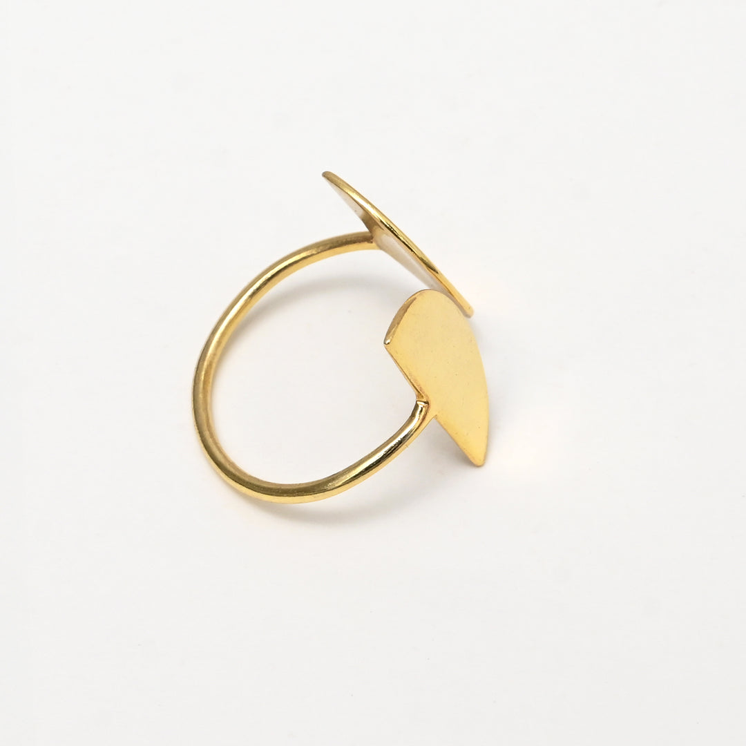 Gold Fan Ring – Modern Open Band Design