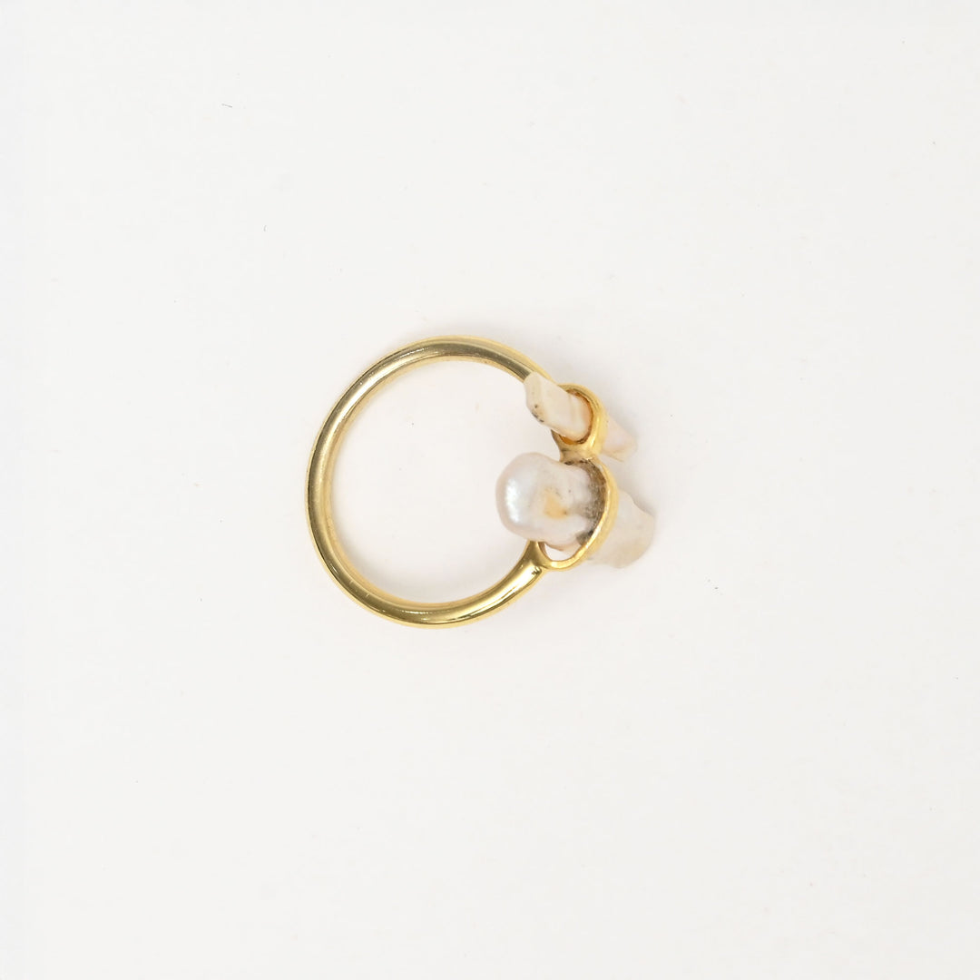 Pearl Ring – Opulent Luxury Design