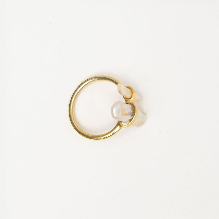 Pearl Ring – Opulent Luxury Design