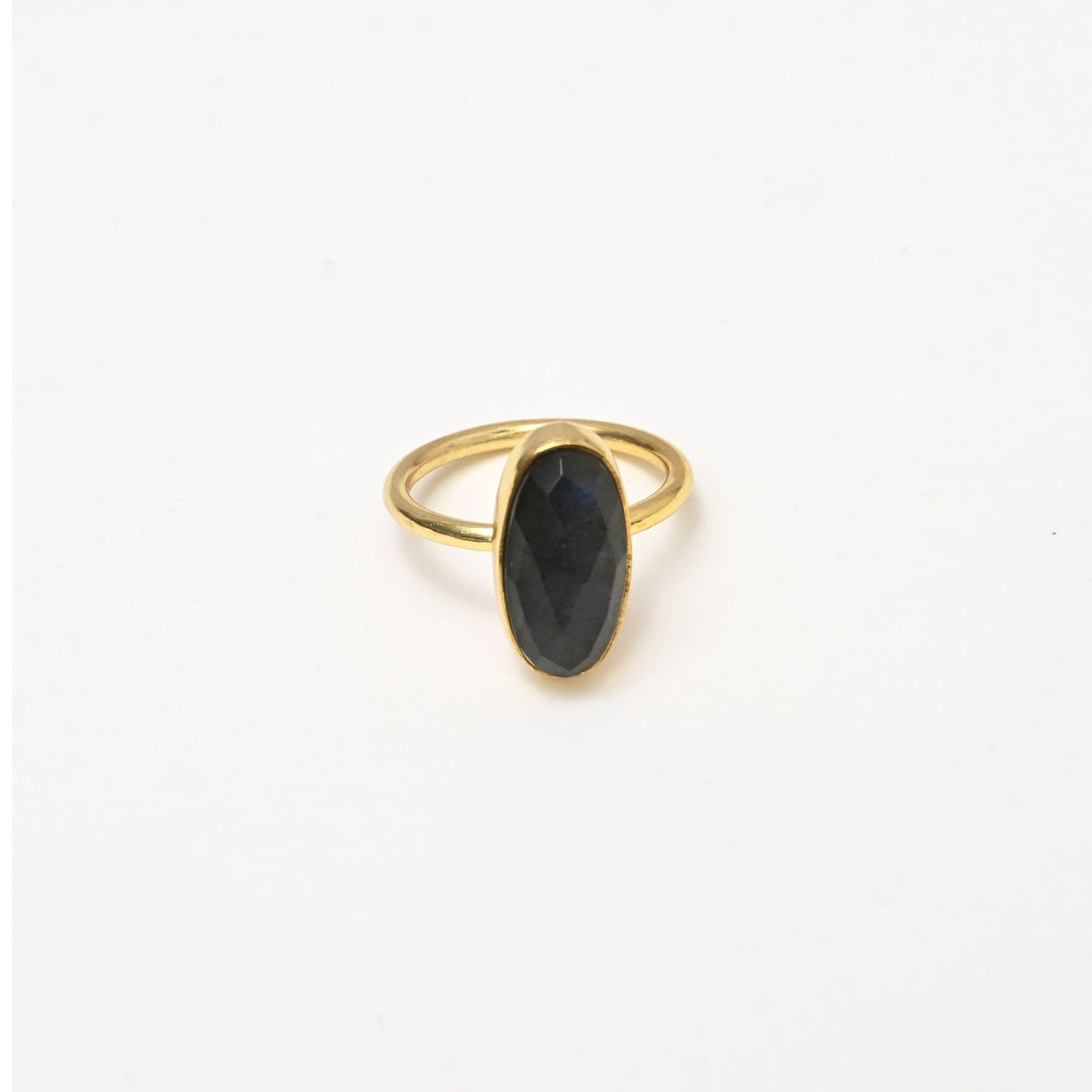 Bold Oval Stone Ring – Black & Gold Finish