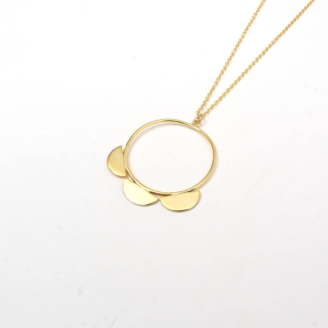 Floral Necklace – Circle of Petals