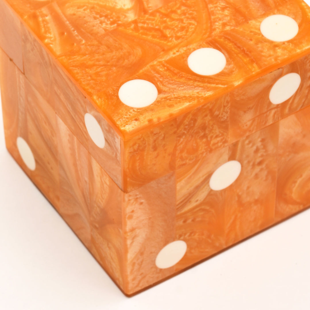 Luxury Resin Dice Box with Matching Dice – Decorative Cube Storage