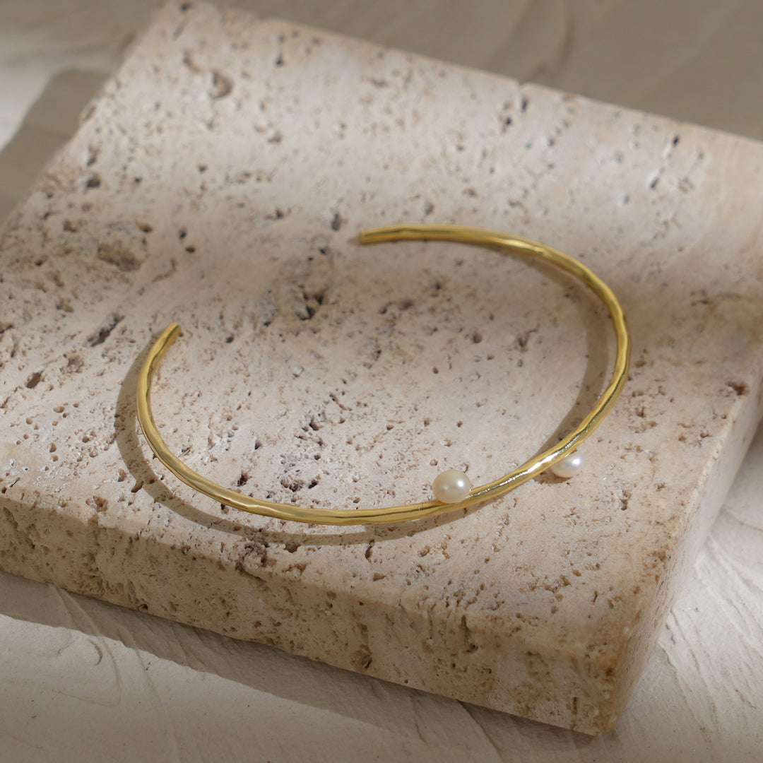 Pearl Bangle – Elegant Finish