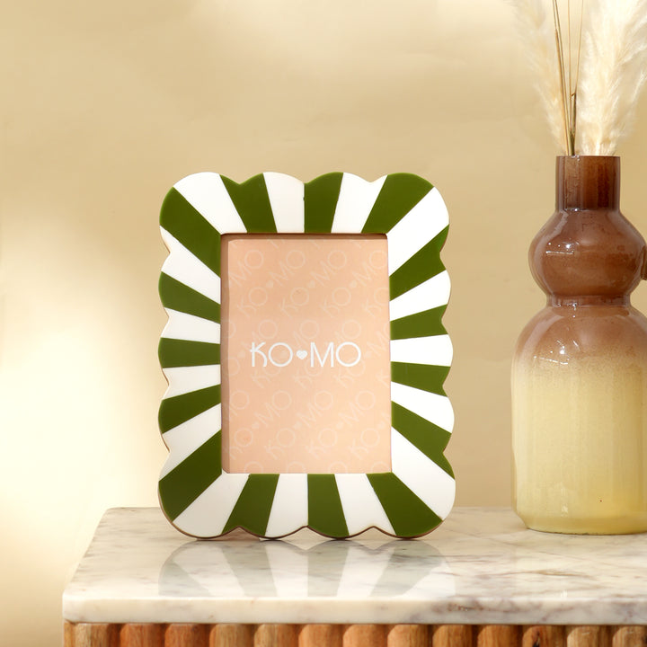 Green & White Scallop Photo Frame 5x7 Inch Resin MDF Décor