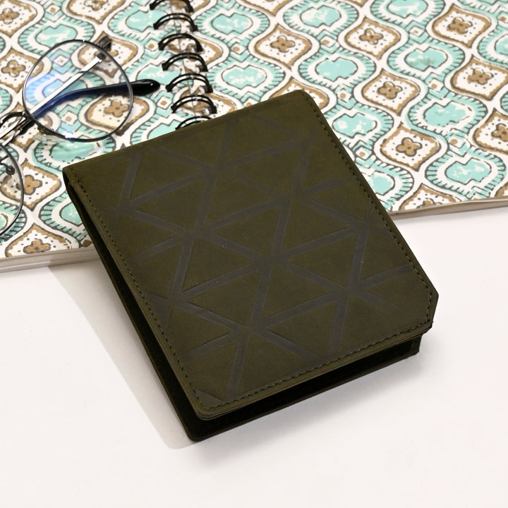 Luxury Green Full-Grain Leather Wallet – Slim Waxy Croc Design with Coin Pocket & Card Slots