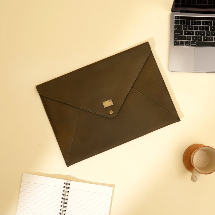 Leather Laptop Sleeve 16” Green – Premium Nappa Leather Laptop Sleeve with Velvet Lining & Button Closure