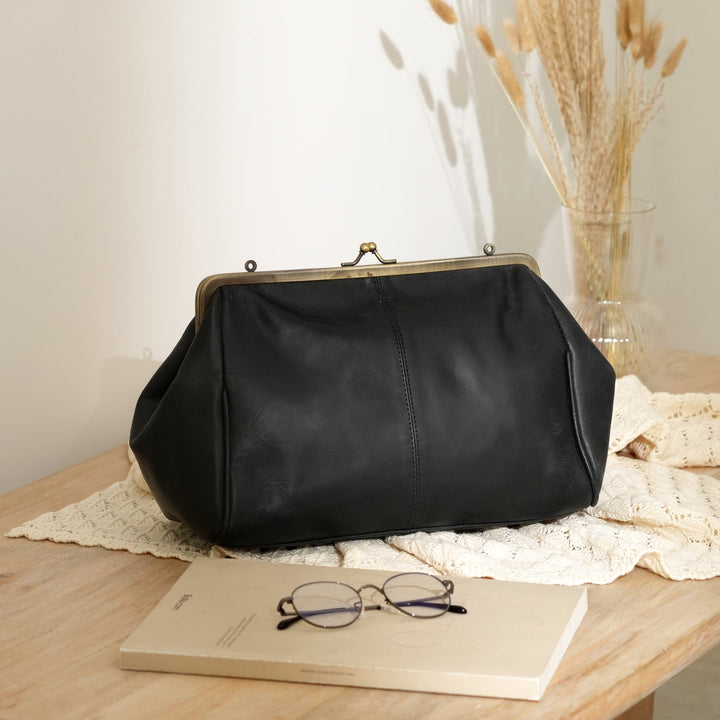 Premium Full-Grain Black Napa Leather Side Bag for Women | Vintage Kiss-Lock Evening Handbag with Brass Frame & Spacious Compartment