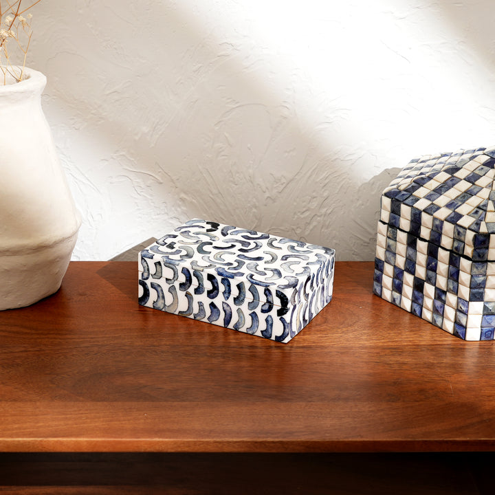 Caja con incrustación de hueso de patrón abstracto