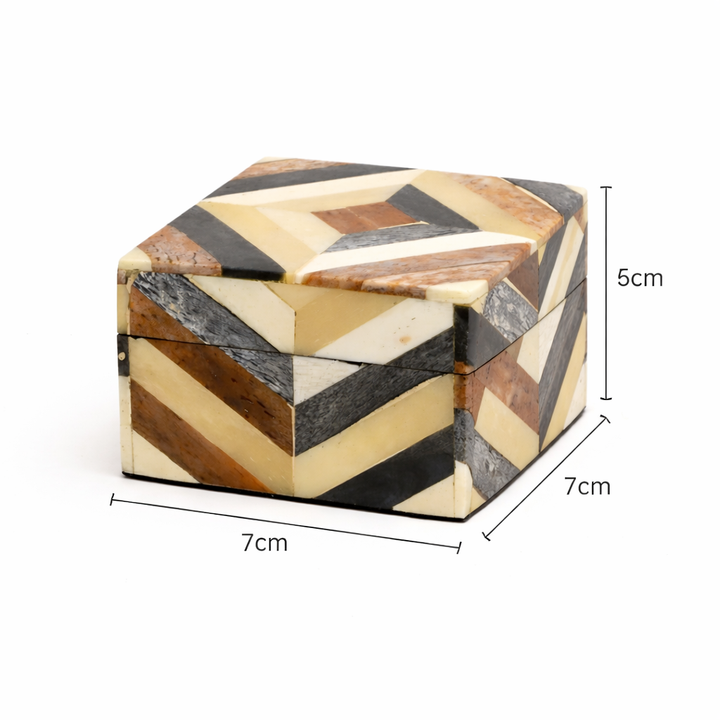 Caja de pastillas con incrustación de patrón de ladrillo