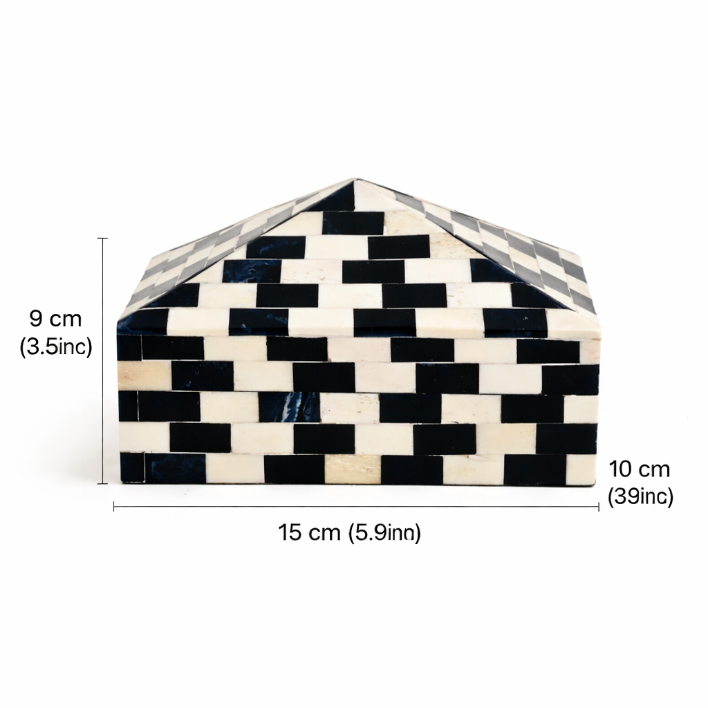 Caja pirámide con incrustaciones de hueso en patrón de ladrillo