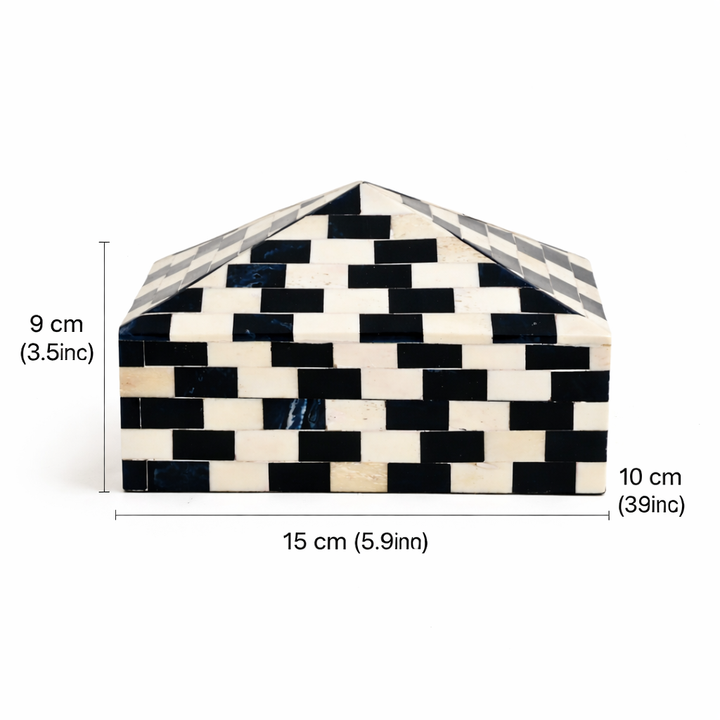 Caja pirámide con incrustaciones de hueso en patrón de ladrillo
