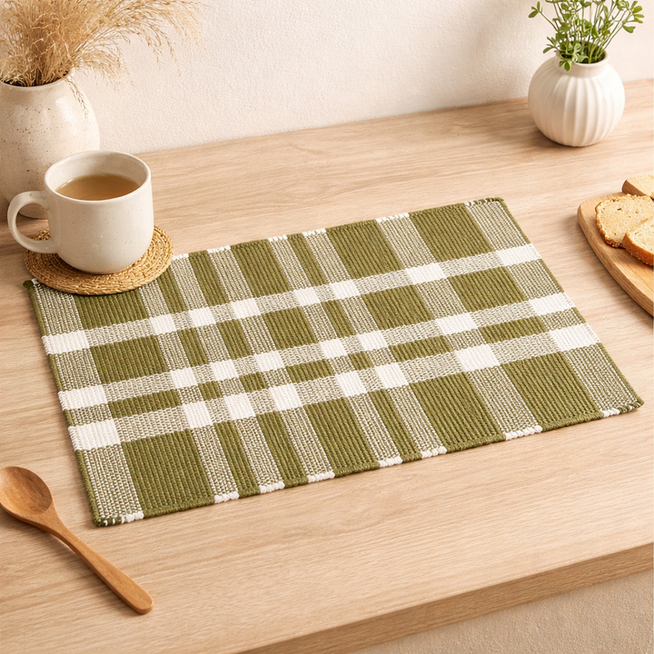 Green Checker Stripe Placemat – Durable Polyester Table Mat for Dining and Kitchen