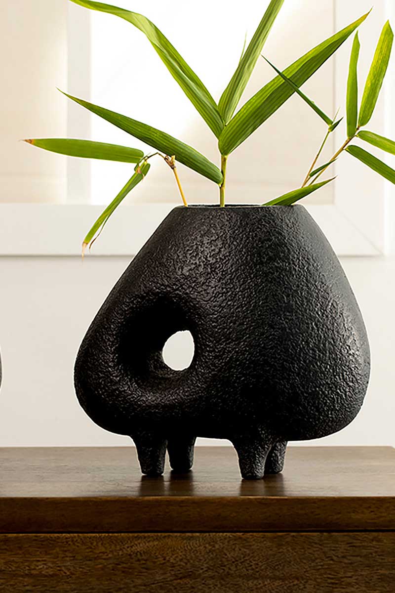 MIDNIGHT TERRACOTTA VASE (SHORT)