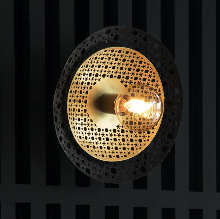 Lámpara de pared clásica de hierro en negro y dorado LOUVER